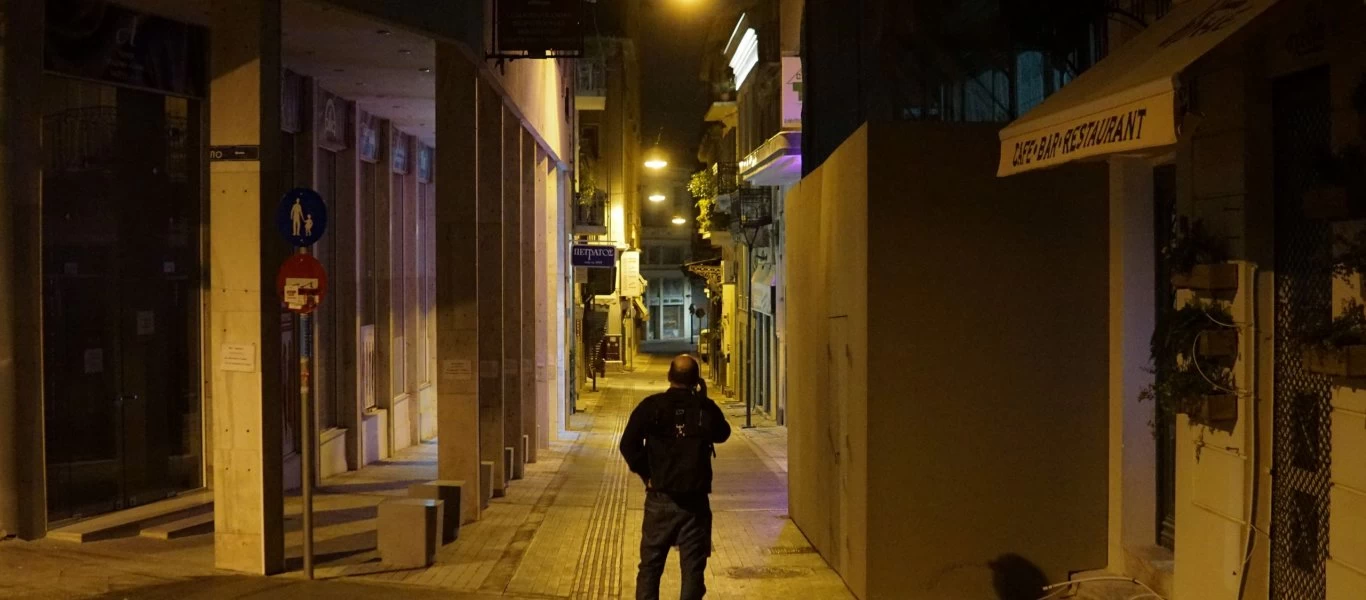 Lockdown: Αποφασίζουν αυτή την εβδομάδα για SMS και απαγόρευση κυκλοφορίας - Τι θα γίνει με τα γυμναστήρια